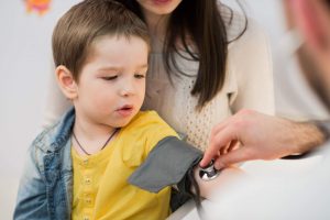 علت فشار خون بالا در کودکان